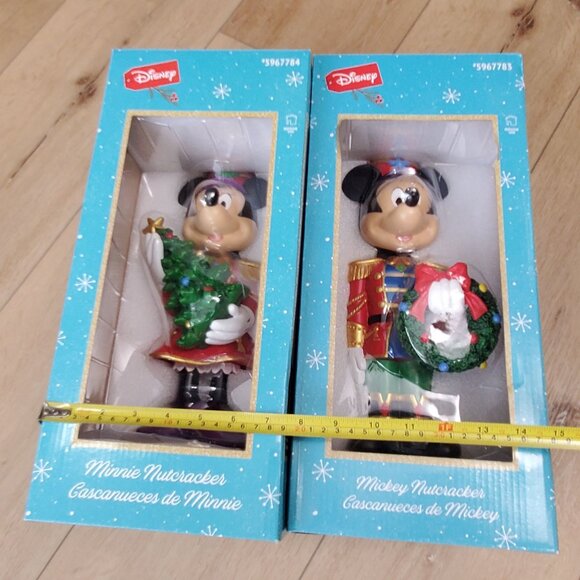 Disney Mickey & Minnie Mouse Large 15" Nutcracker Holiday Christmas Decor Set - Picture 8 of 16